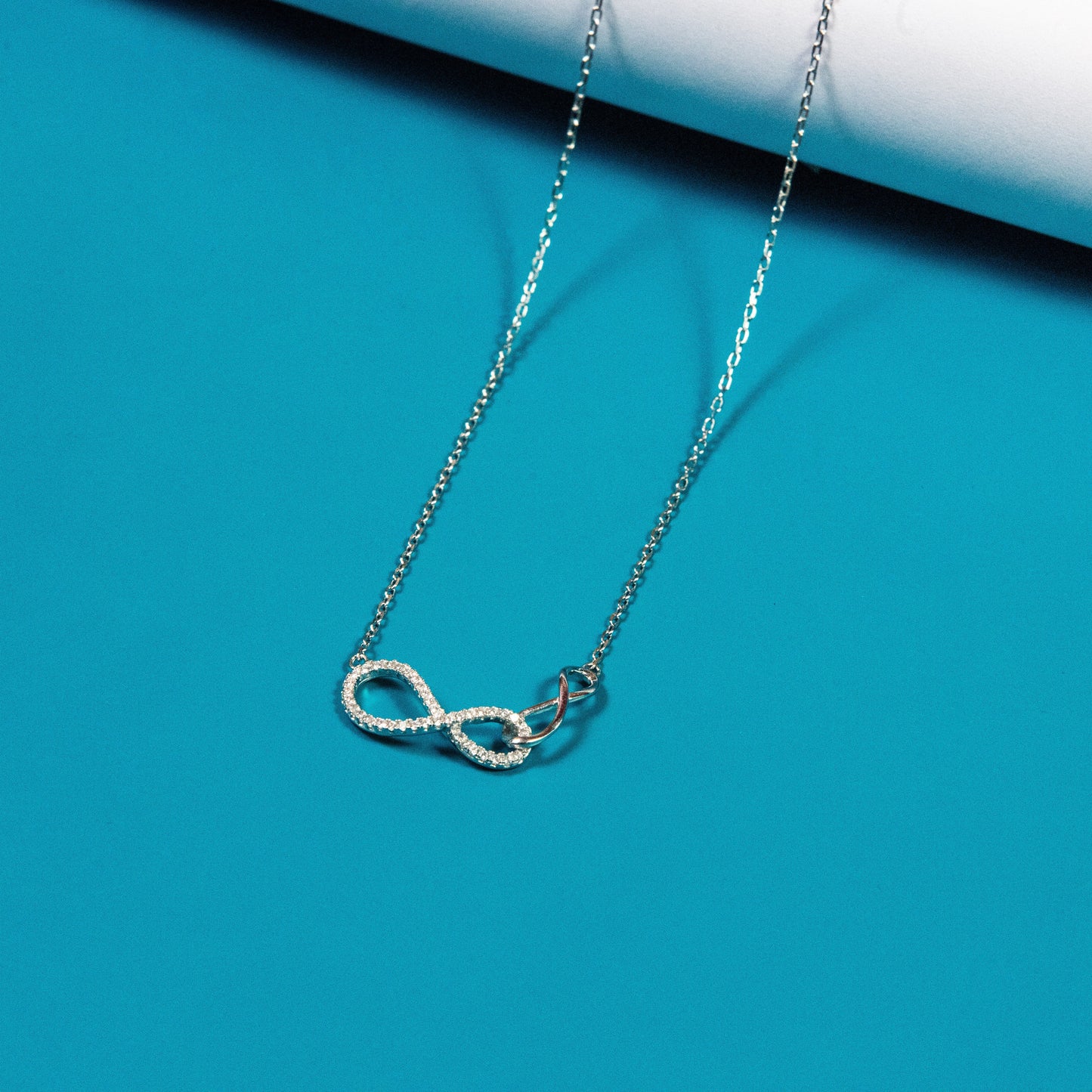 Chic intertwined dual infinity necklace