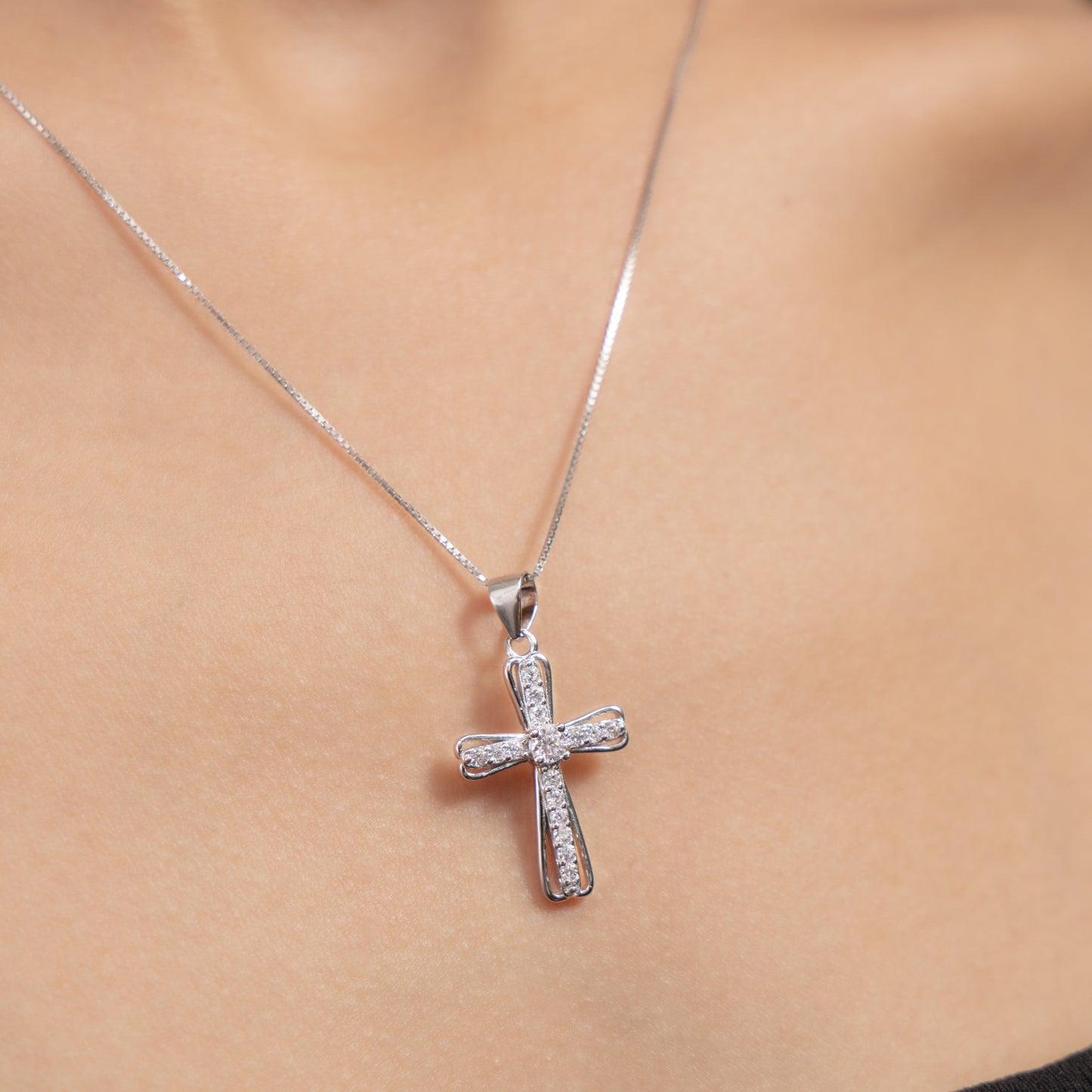 Sparkling Cross Pendant