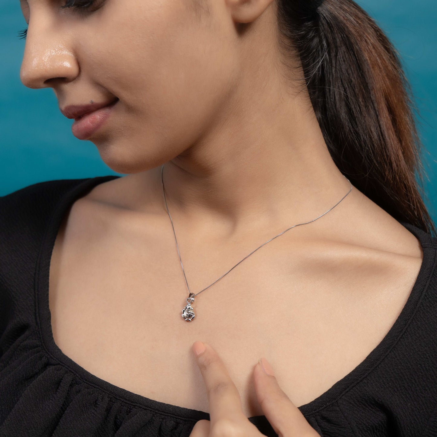 Elegant Sterling Silver Ganesha Necklace Design