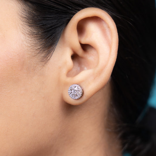 Dazzling metallic circle design stud earrings
