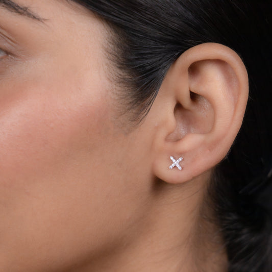 Chic silver crisscross mini ear studs