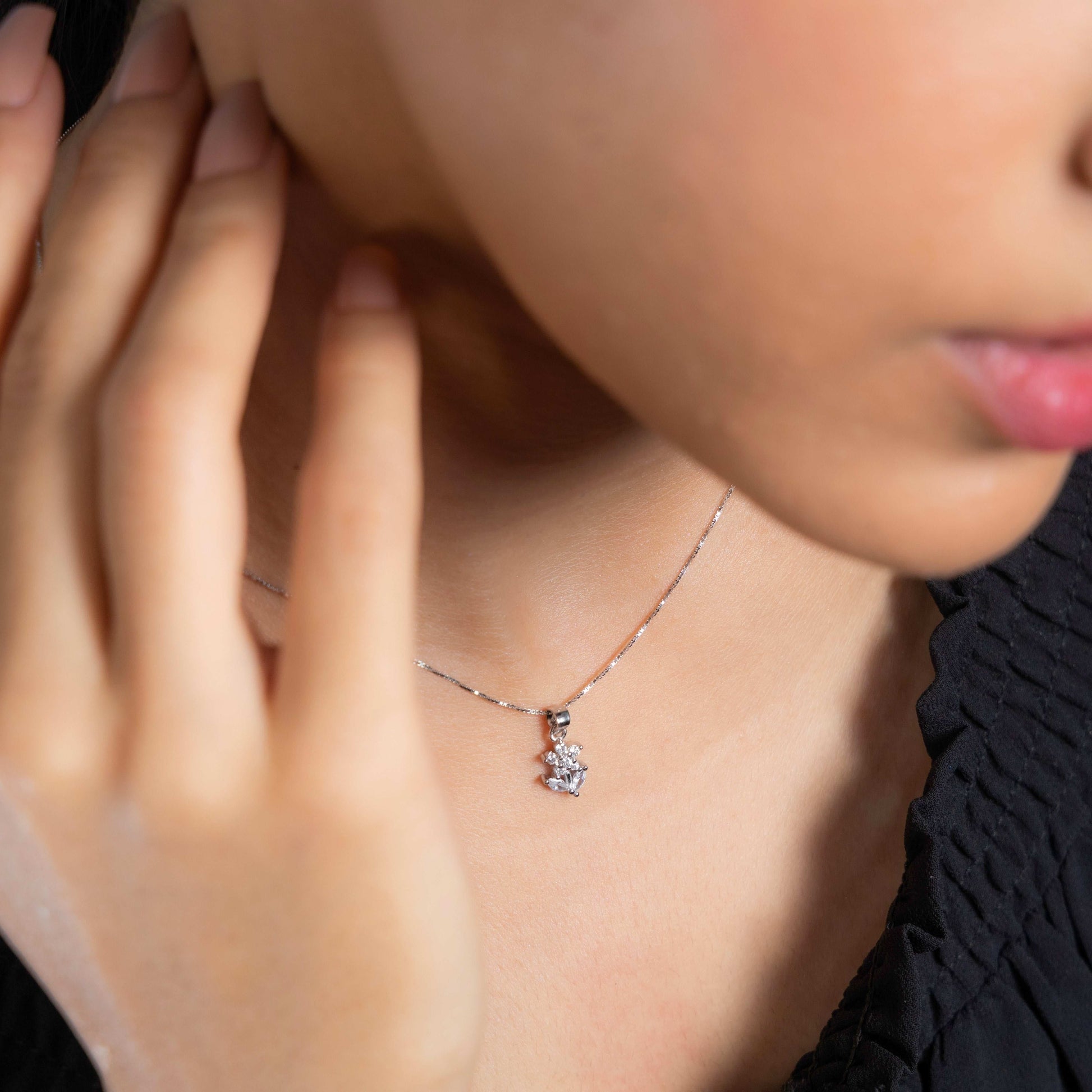 Unique Silver Petal Grace Necklace Set Design