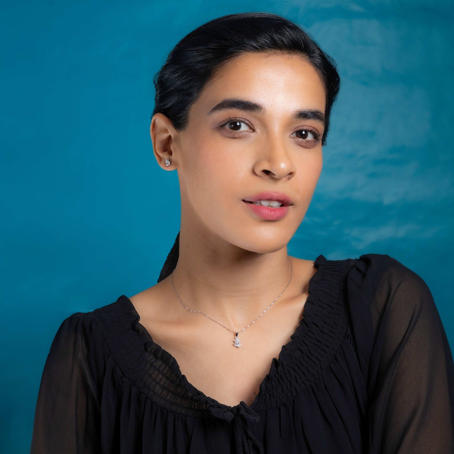 Exquisite Silver Petal Grace Necklace Set Charm