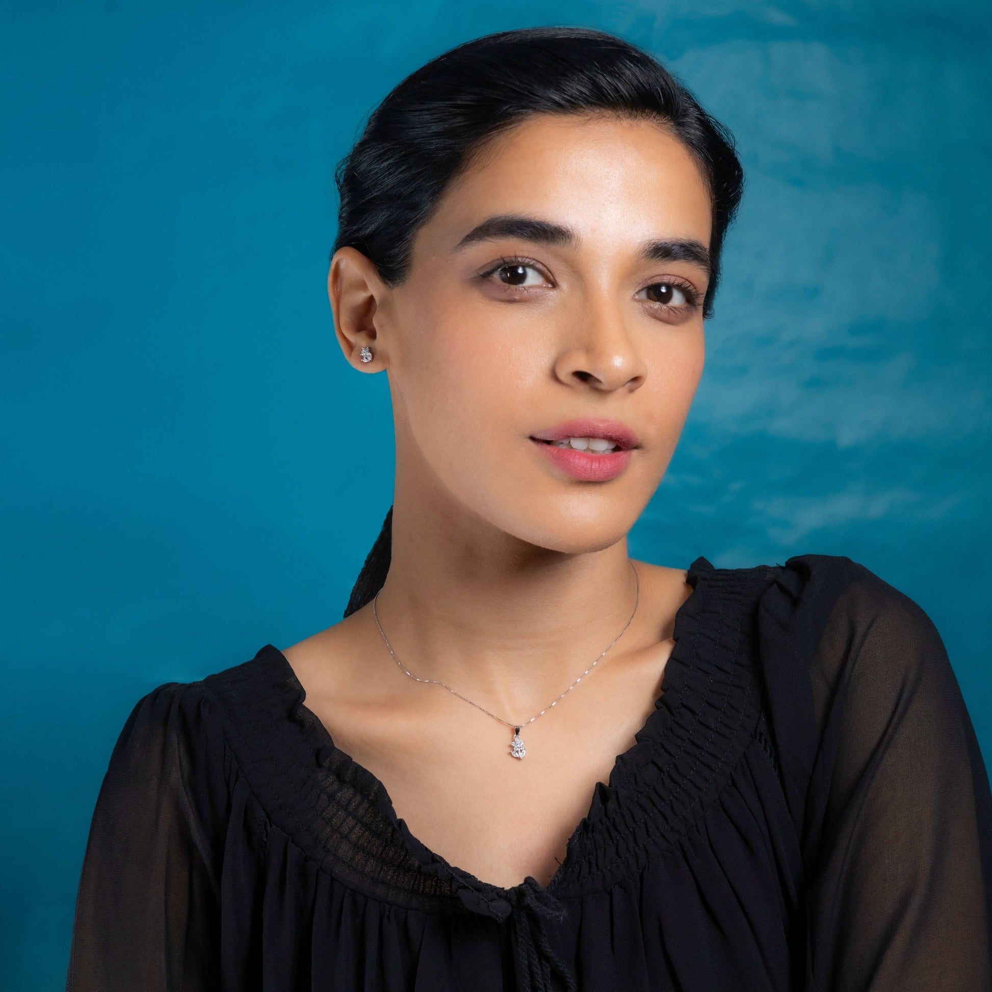 Exquisite Silver Petal Grace Necklace Set Charm