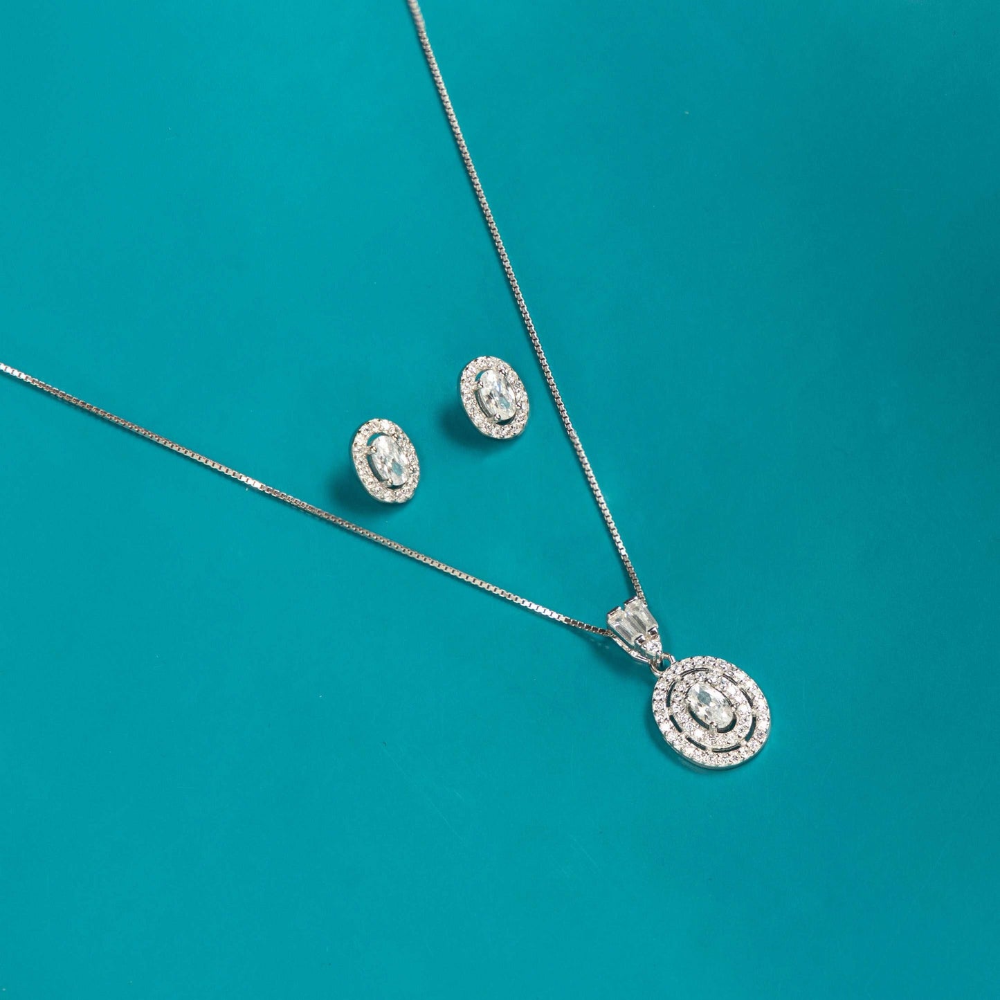 Elegant Silver Circle Harmony Necklace Set