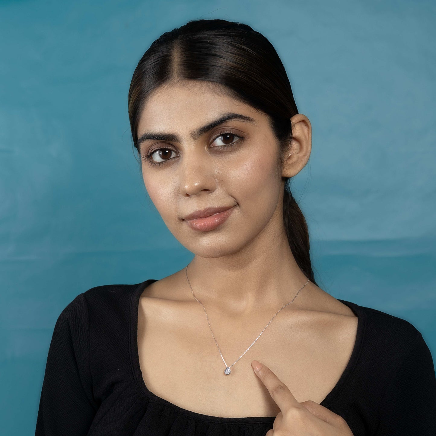 Exquisite Silver Teardrop Mirage Necklace Shine