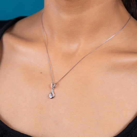 Gleaming Silver Lustre Form Necklace