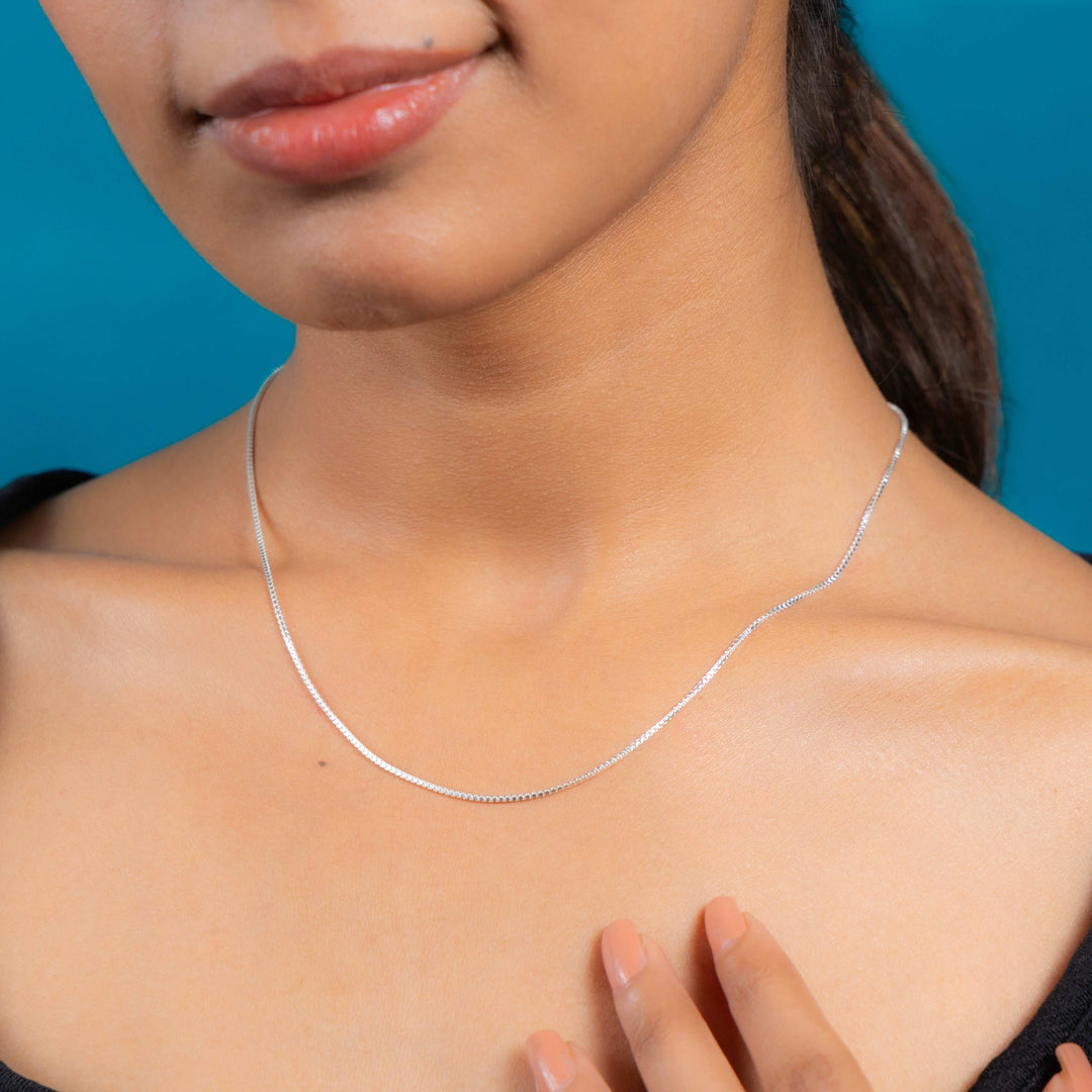 Delicate beauty silver chain for ladies