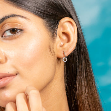 Elegant Silver Dazzling Hoops for Chic Appearance