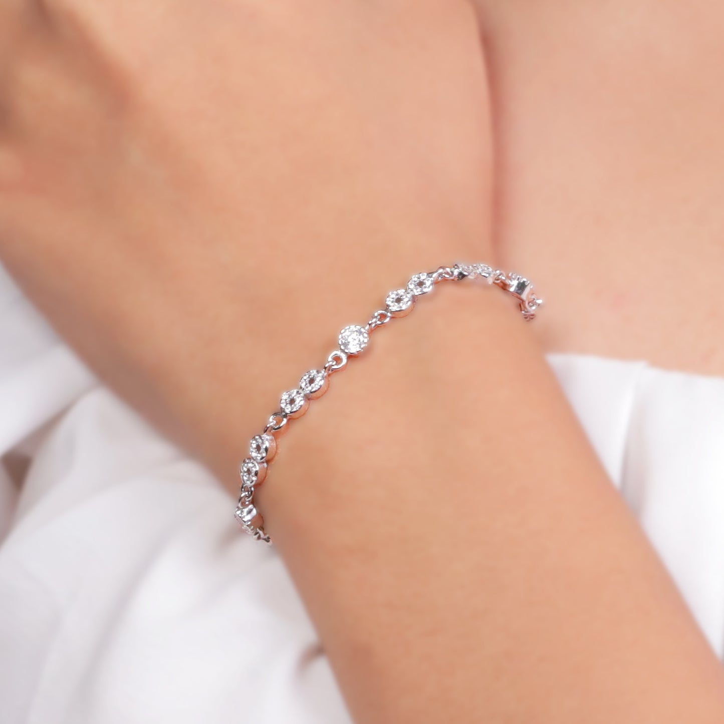 Infinite Loop  925 Pure Silver Bracelet