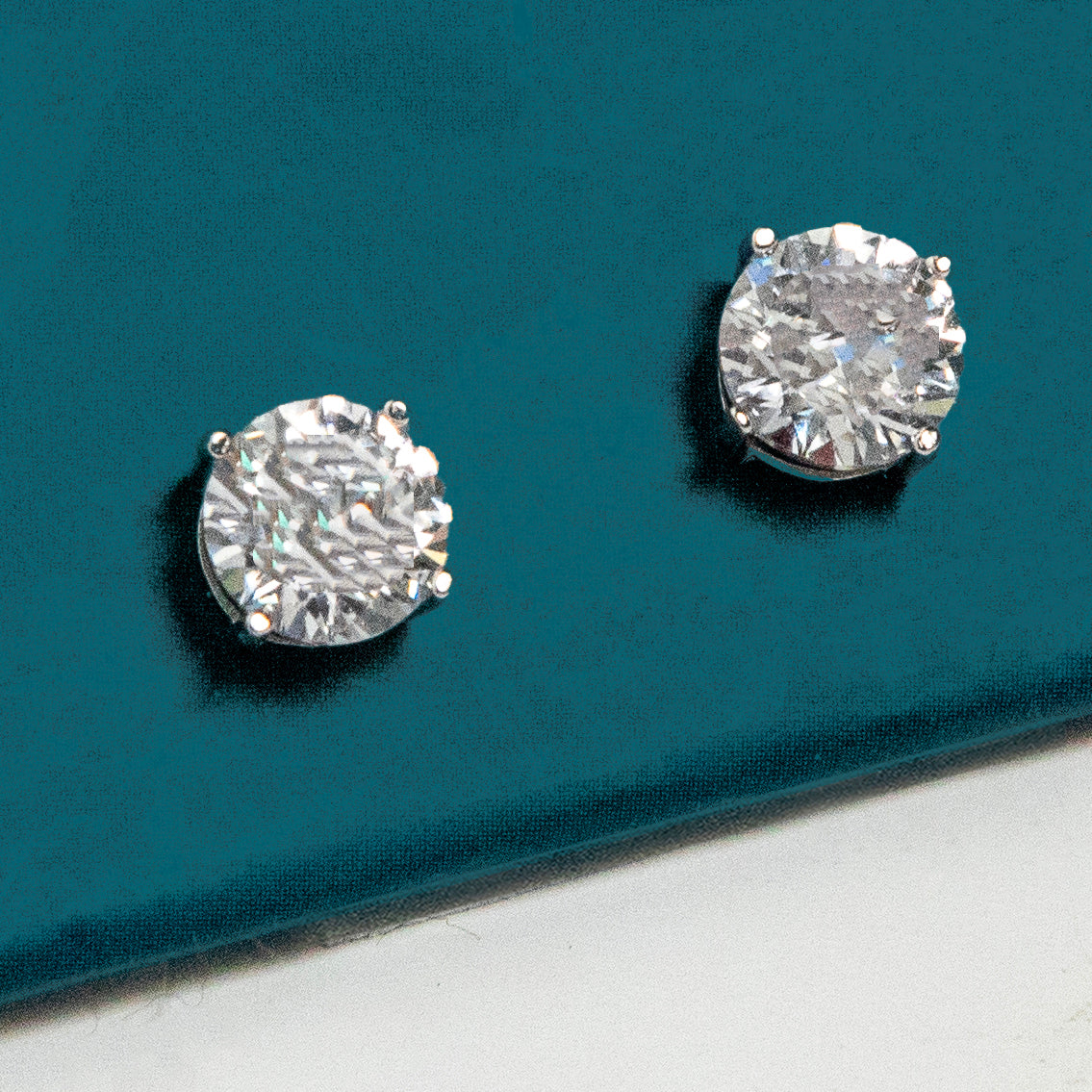 Round Solitaire Studs