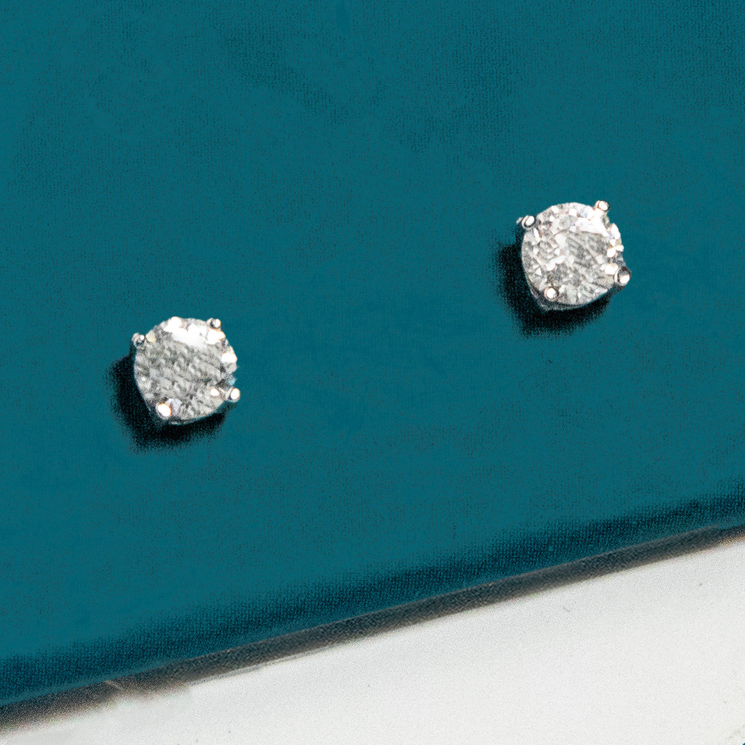 Round Solitaire Studs