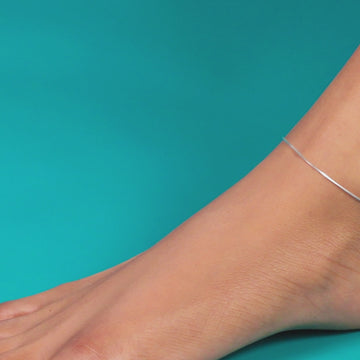 Sleek Thread Silver Anklet